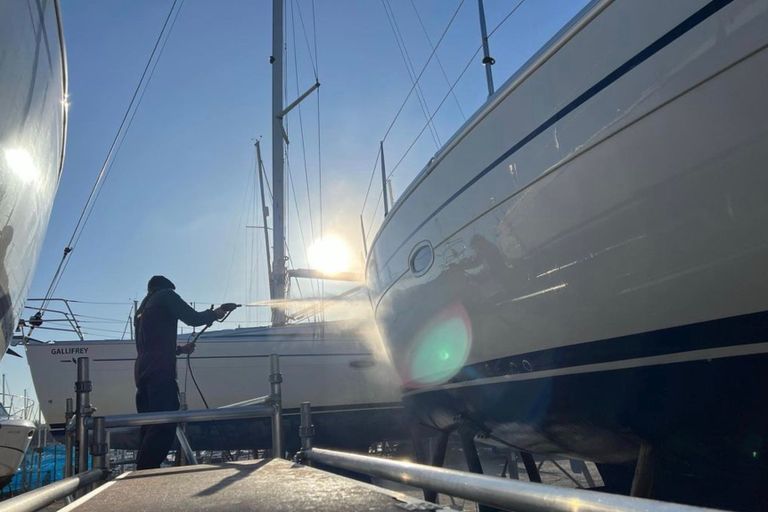 Machine polish and thorough clean on Bavaria 37's.