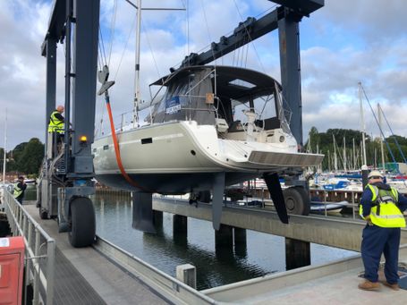 Bavaria Yacht lifted from Swanwick marina 